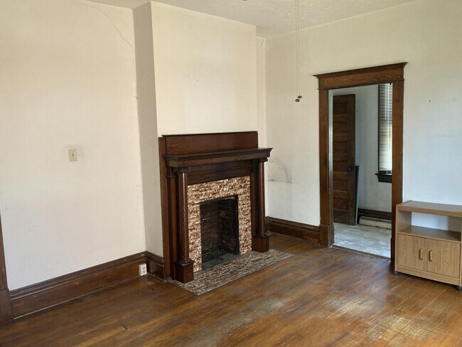 Building Photo - 212 Grand St