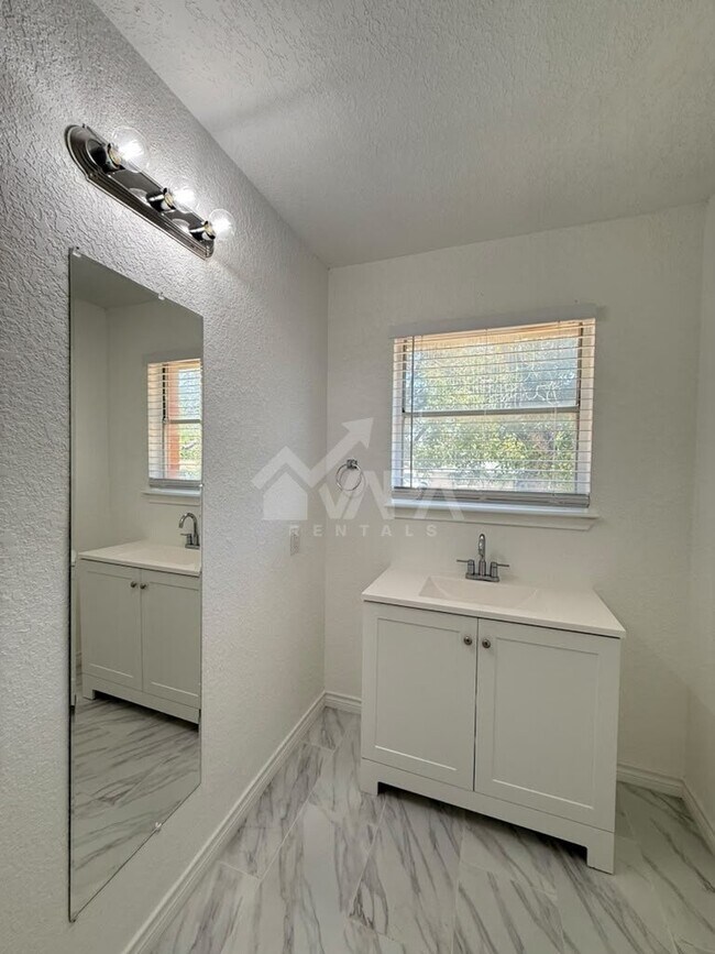 Building Photo - 3602 Skylark Ave
