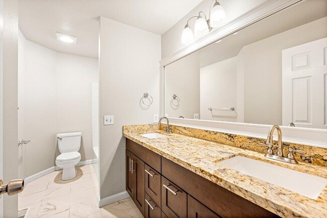 Building Photo - Updated 3 Bed Home for Rent in Lacey | Vau...