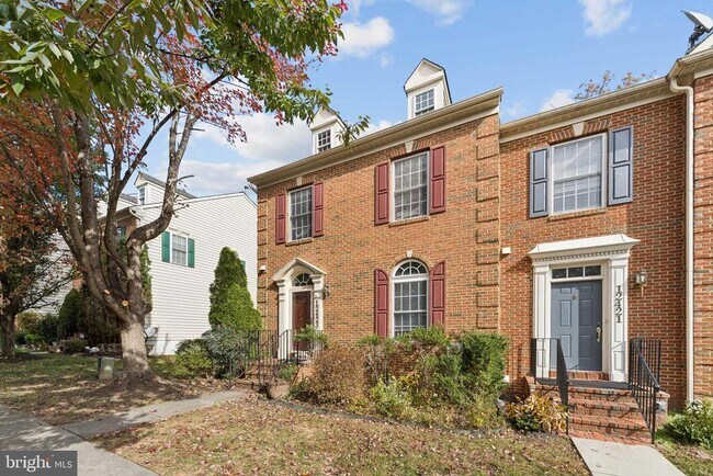 Primary Photo - 12423 Falconbridge Dr