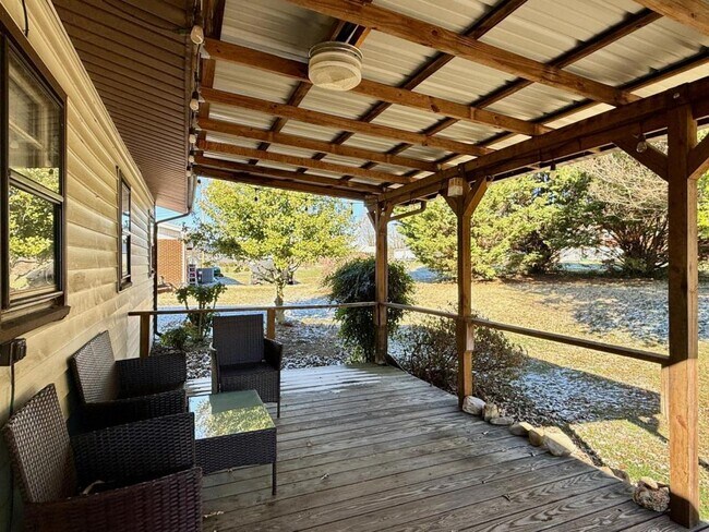 Building Photo - 800 McAbee Dr