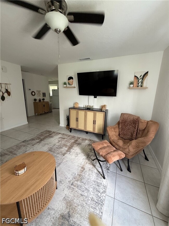 Building Photo - 525 SE Van Loon Terrace