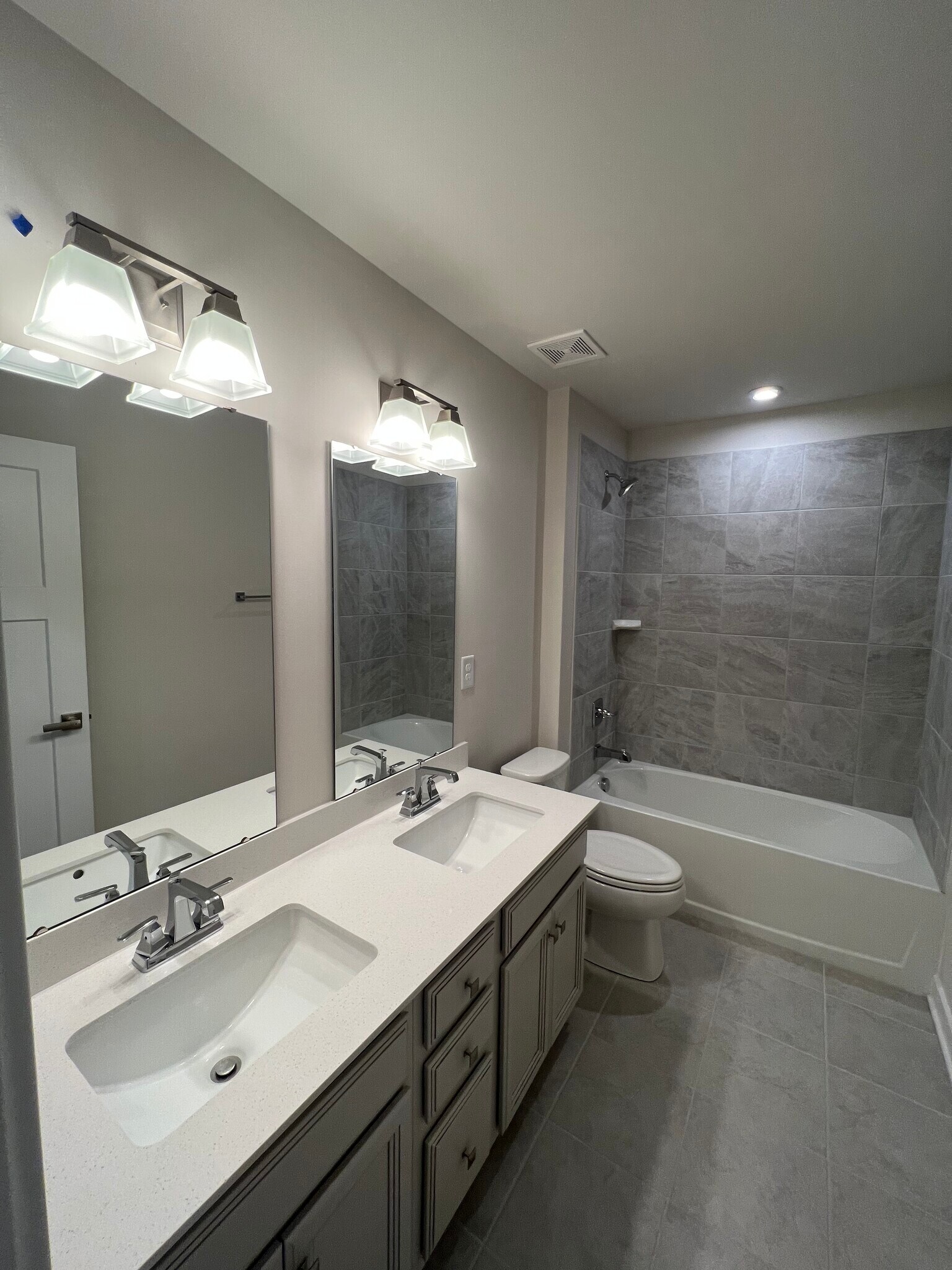 Building Photo - 807 Autumn Sage Dr