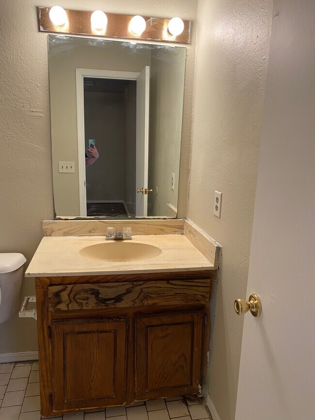 Building Photo - 12602 Abbotts Way
