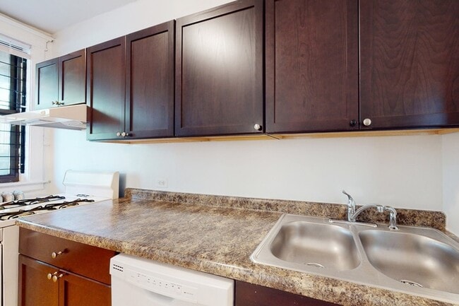 Floorplan - 5335-5337 S. Woodlawn Avenue