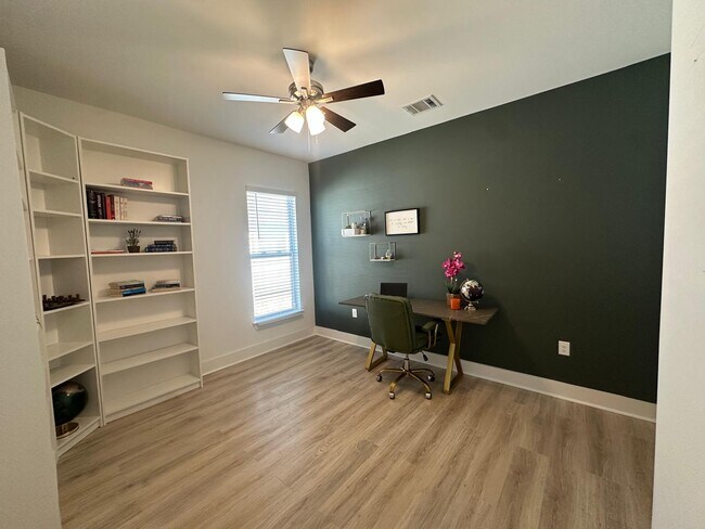 Building Photo - 39249 High Creek Dr