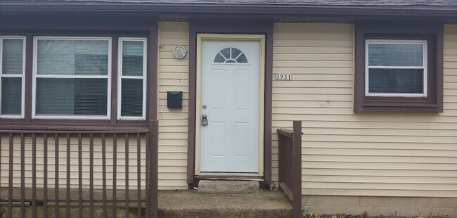 Building Photo - 3931 W Kaul Ave