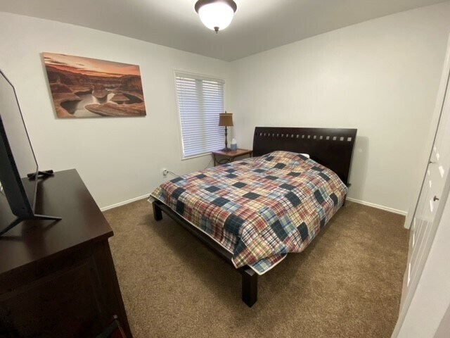 Building Photo - 545 S Valley View Dr