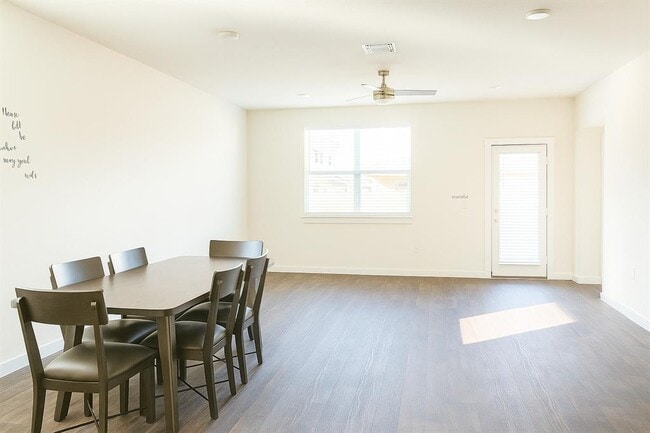 Building Photo - 3013 Louris Ln