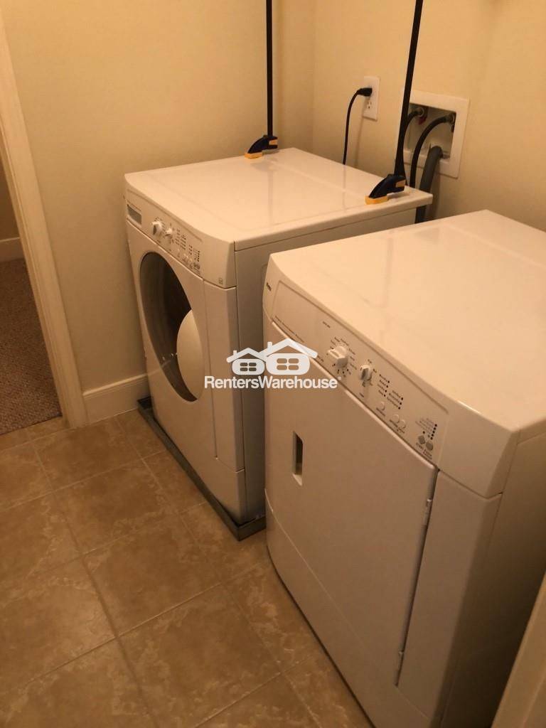 Building Photo - 4100 Blossom St