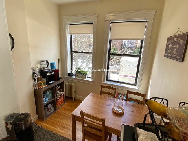 Building Photo - 76 Quint Ave