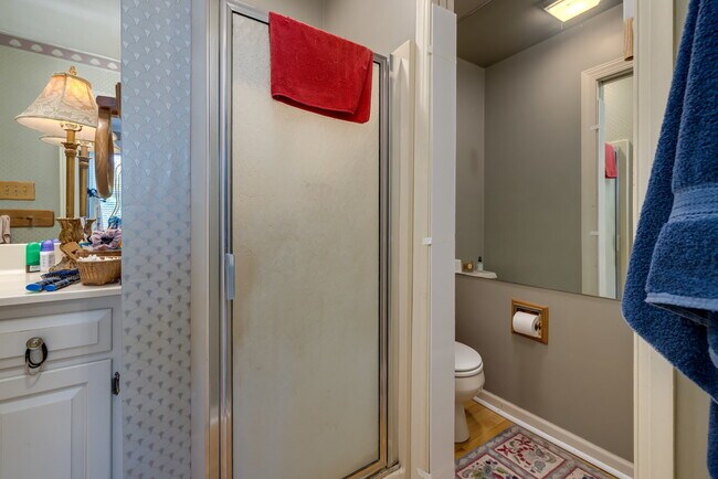 Building Photo - Historic Charm Meets Modern Comfort: Your Downtown Oasis Awaits!