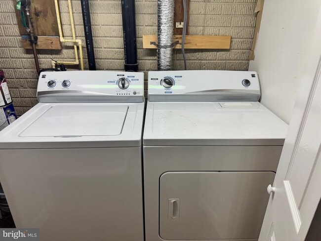 Building Photo - 102 Essex St