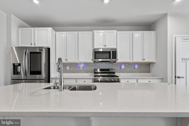 Building Photo - 8005 Milltown Cir