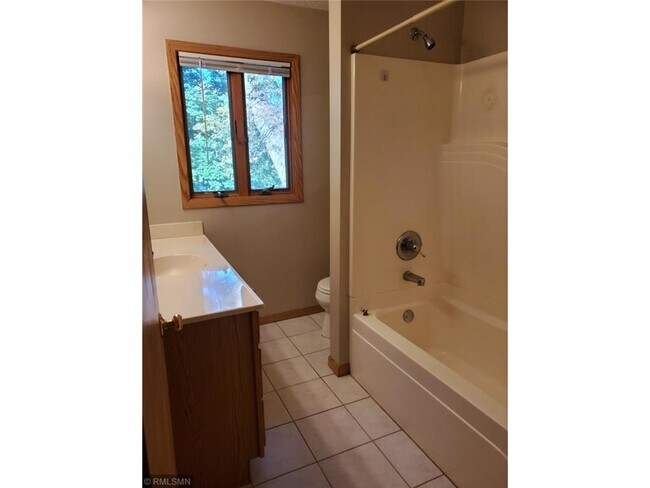 Building Photo - 2117 Fern Ln