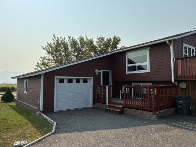 Building Photo - 600 Mayfair Dr