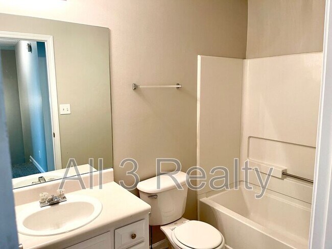 Building Photo - 6688 Sunset Hills Blvd