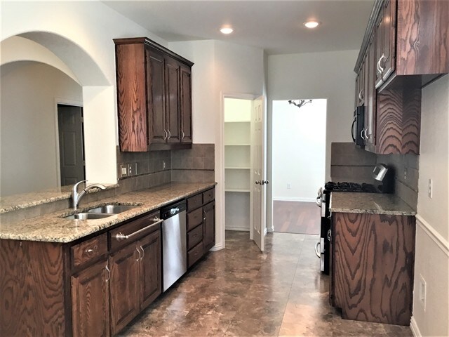 Building Photo - 8613 Corral Cir