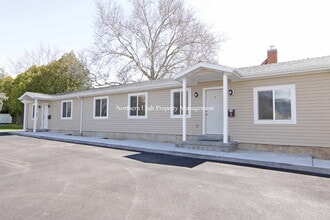 Building Photo - Newer 2 Bed 1 Bath HVAC