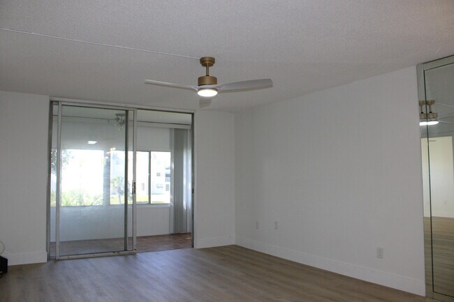 Building Photo - 8130 Sunrise Lakes Blvd
