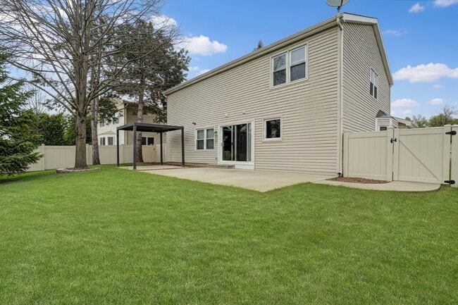 Building Photo - 1000 Cumberland Ln