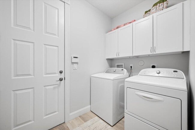 Building Photo - 7557 Preserve Dr