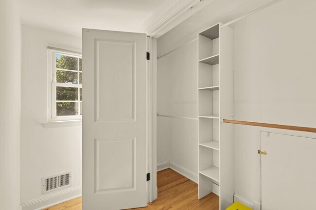Building Photo - 3111 63rd Pl