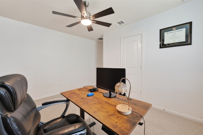 Building Photo - 6215 Prince Pl Dr