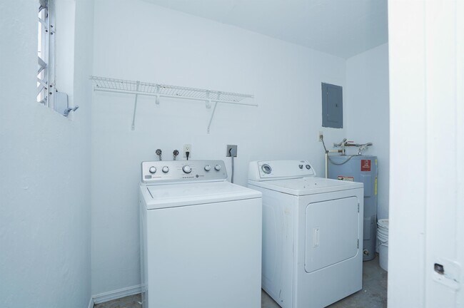 Building Photo - 1193 S Alhambra Cir