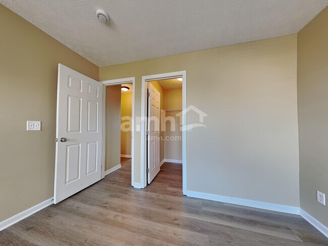 Building Photo - 1255 Arkansas Dr