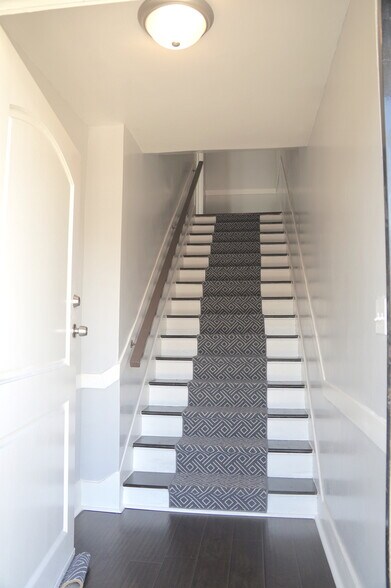 Building Photo - 1329 5th Ave