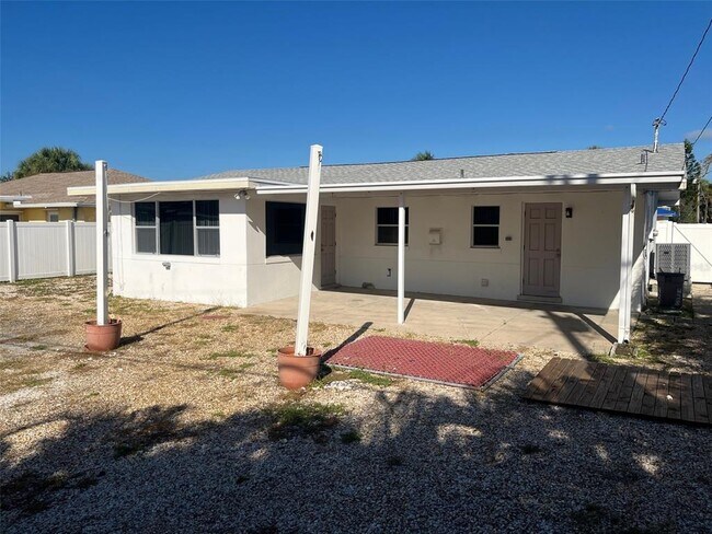 Building Photo - 428 90th Ave