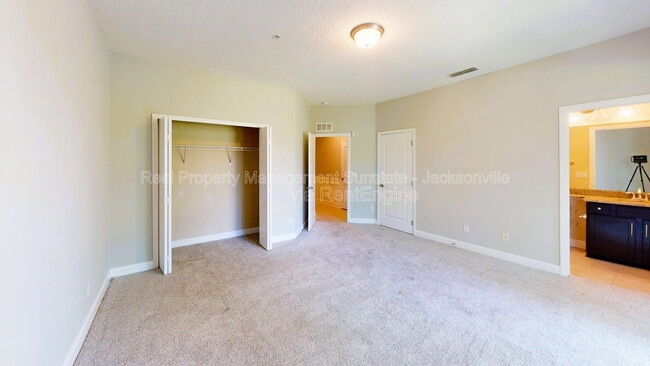 Building Photo - 4298 Ellipse Dr