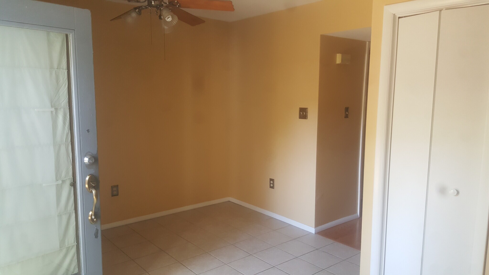 Building Photo - 935 West Whitehall Road