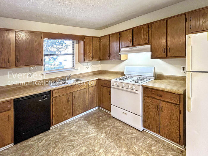 Building Photo - 1174 Ridgecrest Ln SE