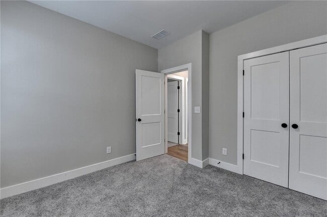 Building Photo - 106 Pinecone Pkwy