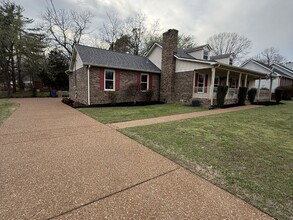 Building Photo - 303 Carlton Pl