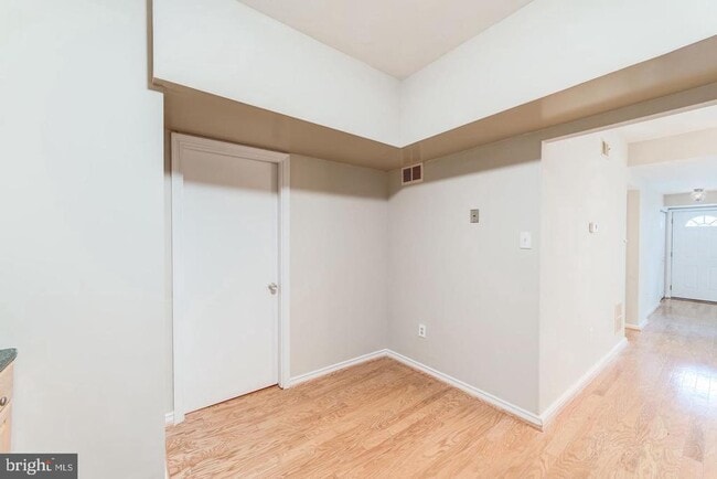 Building Photo - 7938 Bentley Village Dr