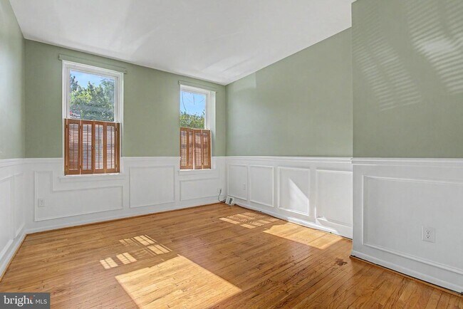 Building Photo - 915 N 6th St