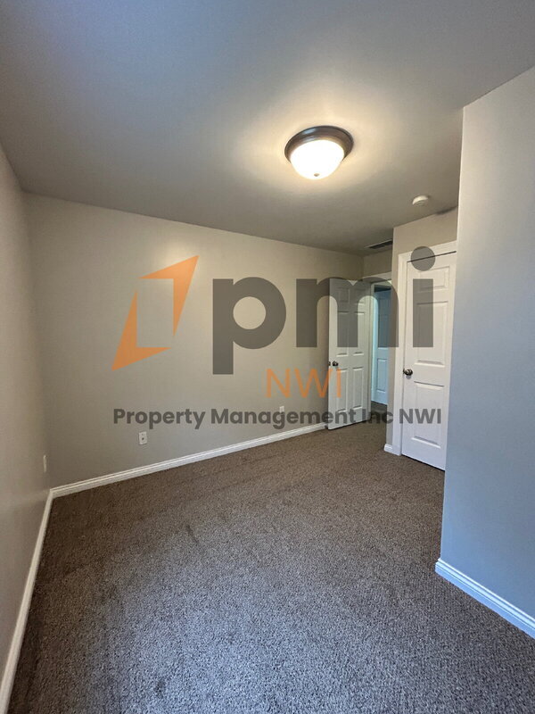 Building Photo - 4000 Silhavy Rd