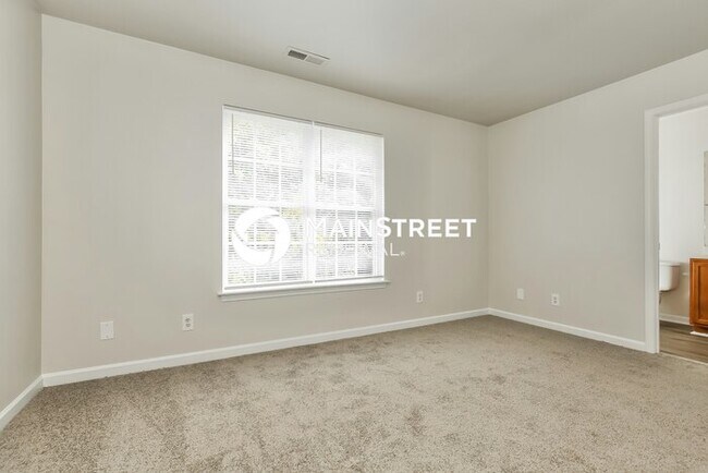 Building Photo - 915 Meadow Oak Dr