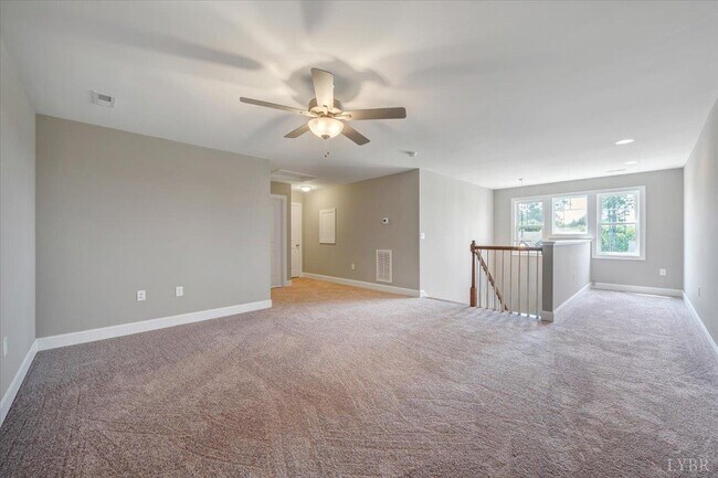 Building Photo - 1021 Lochwood Hl Dr