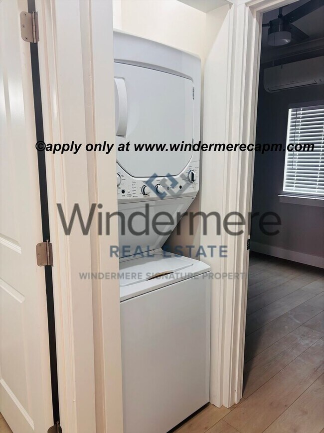Building Photo - BRAND NEW Downstairs 2-Bedroom ADU with Modern Finishes! HALF OFF 1ST MONTH'S RENT!!