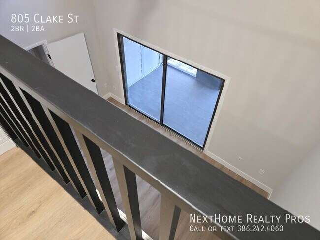 Building Photo - 805 Clake St