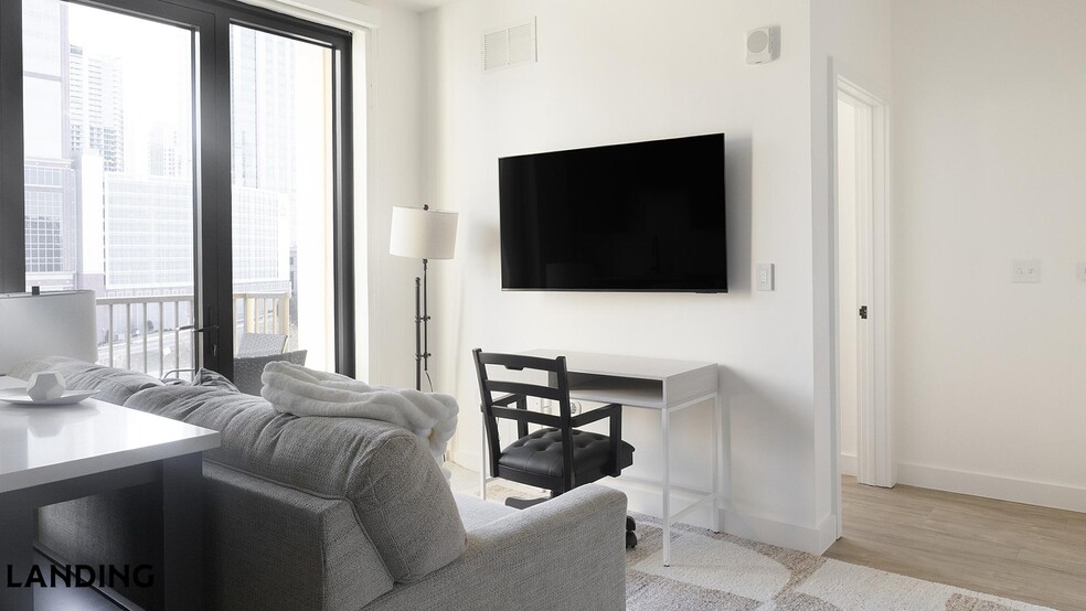 Building Photo - 1007 S Mint St