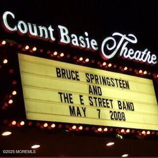 Building Photo - 283 Spring St