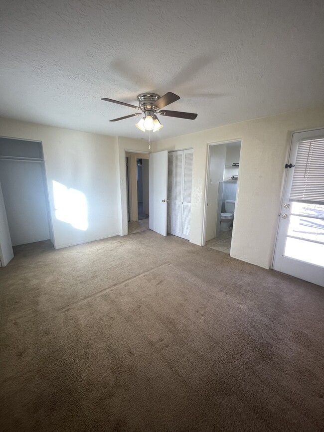 Building Photo - 3112 Colorado St NE