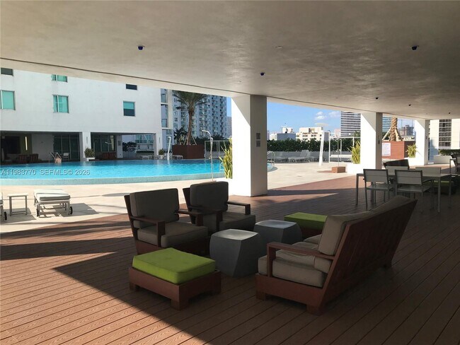 Building Photo - 55 SE 6th St