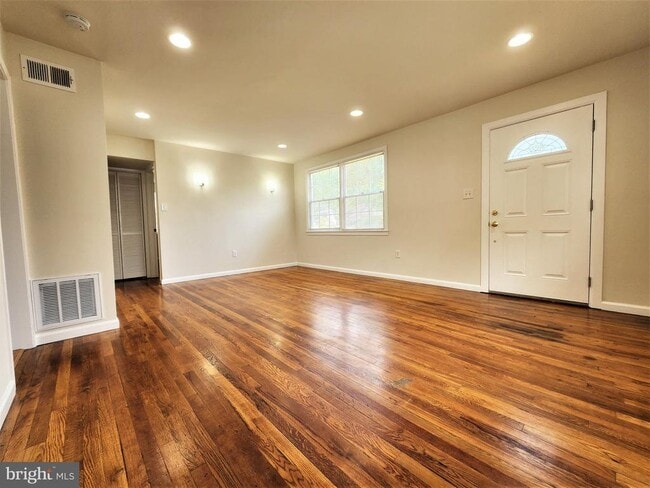 Building Photo - 2616 Kirtland Ave