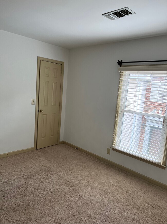 Building Photo - 2139 Acklen Ave